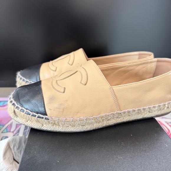 Chanel Espadrilles Size 7 - Classic Color - VERY comfortable - Picture 4 of 10